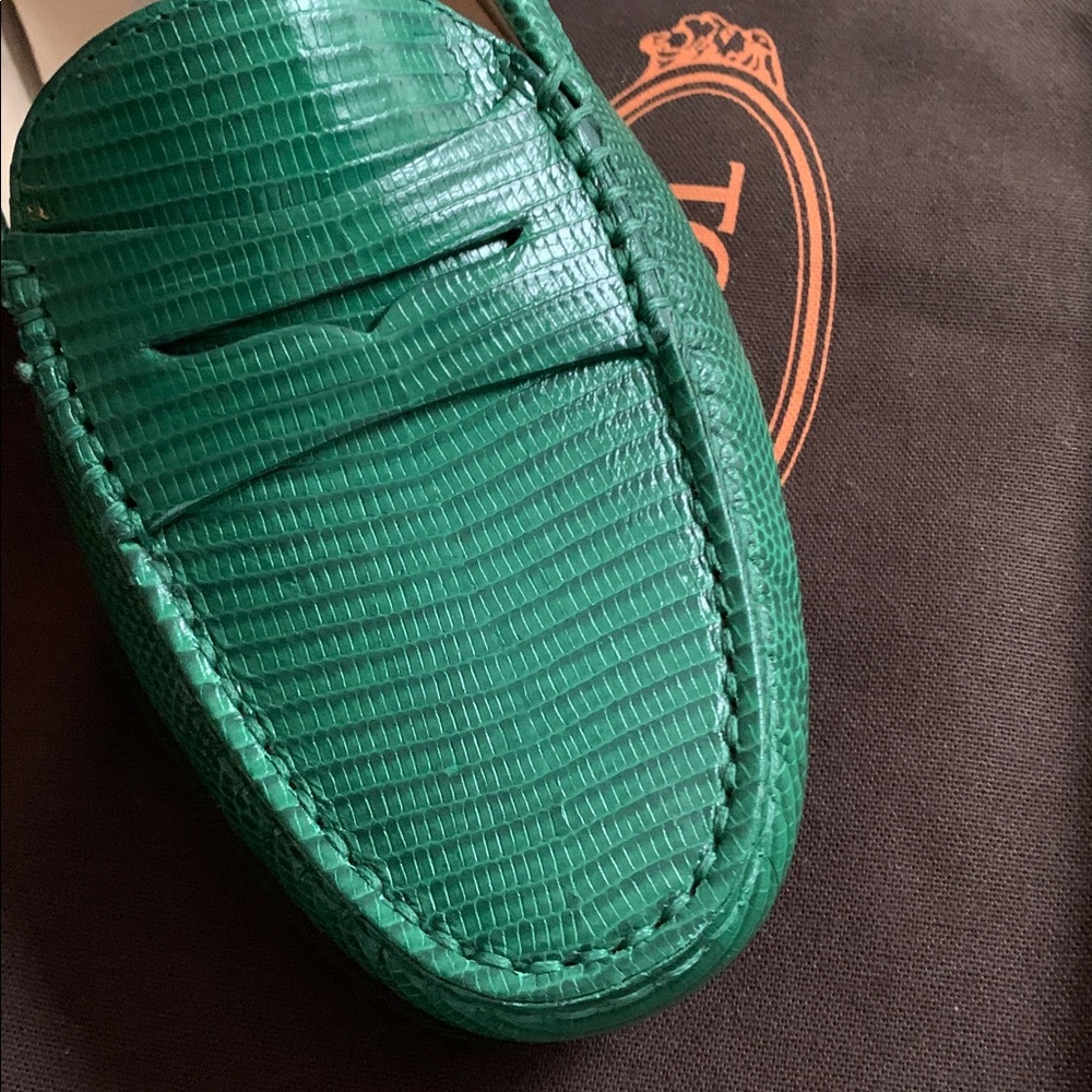 Tod's Green Leather Moccasin Driving Loafers - Picture 2 of 14
